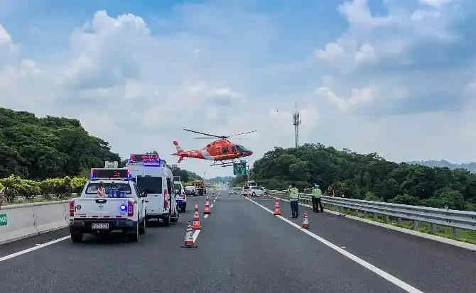 梁平区高速公路汽车救援案例